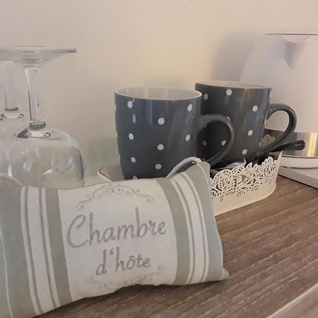 Bed and Breakfast La Belle Ame Saint-Priest-des-Champs Номер фото