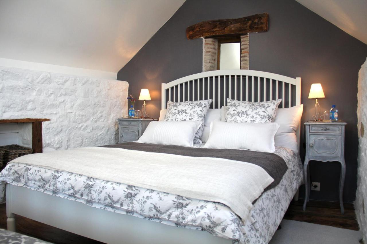 Bed and Breakfast La Belle Ame Saint-Priest-des-Champs Номер фото