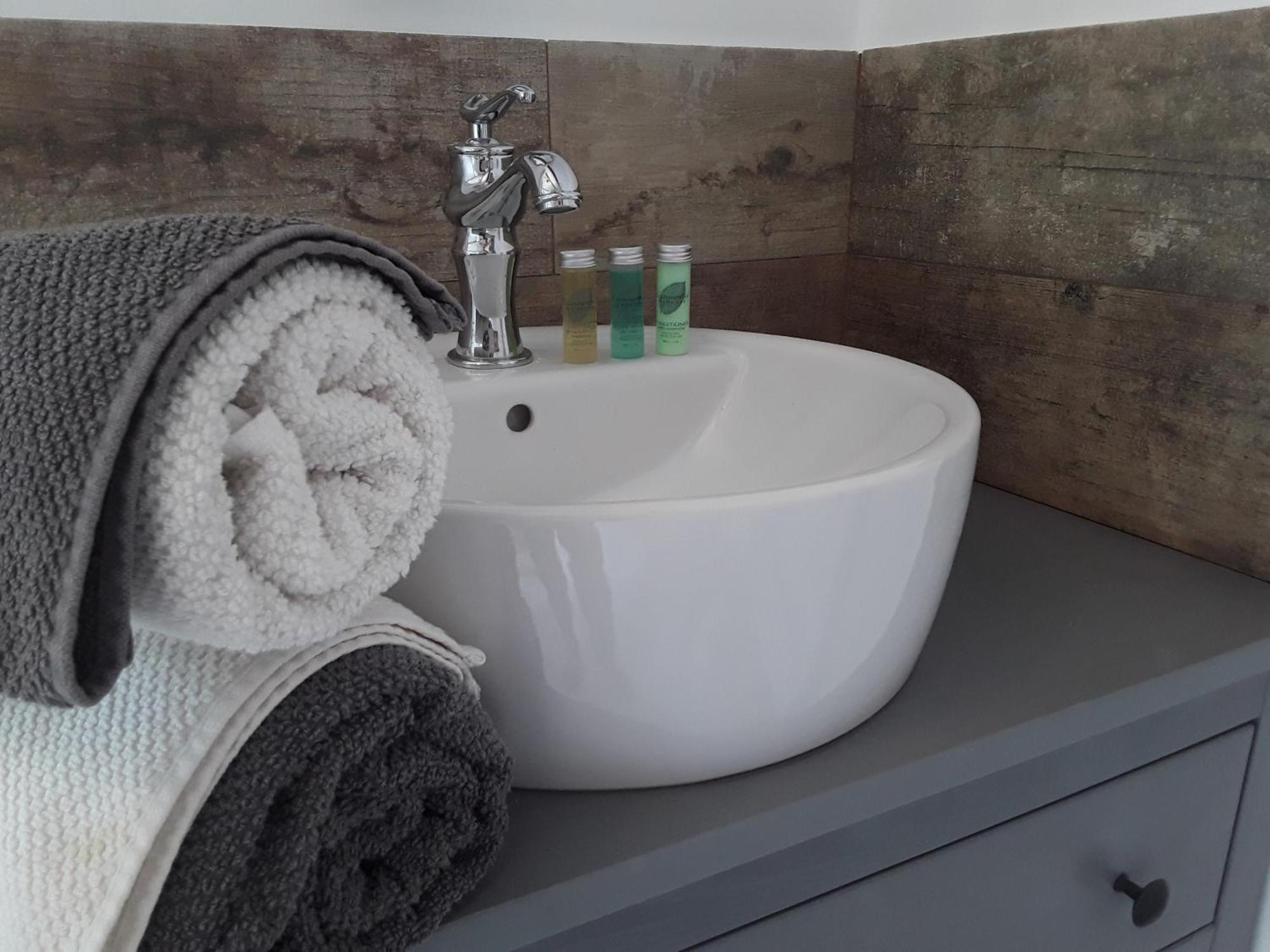Bed and Breakfast La Belle Ame Saint-Priest-des-Champs Номер фото