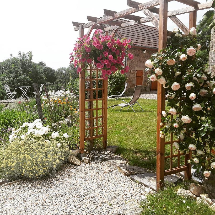Bed and Breakfast La Belle Ame Saint-Priest-des-Champs Экстерьер фото