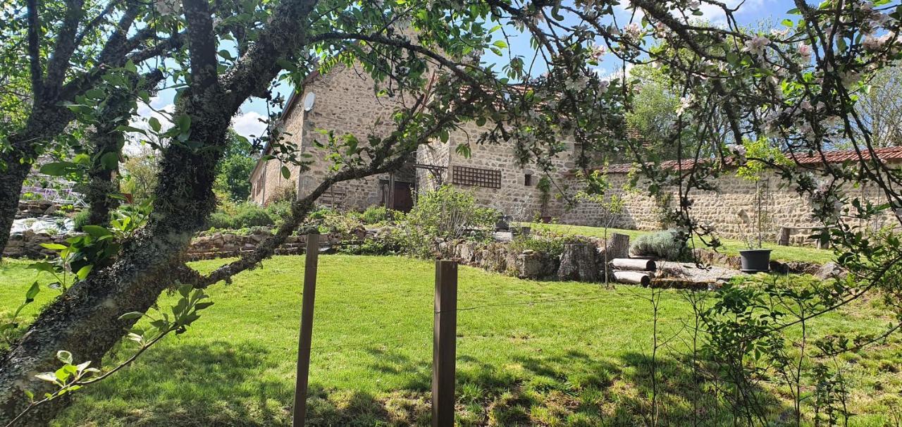 Bed and Breakfast La Belle Ame Saint-Priest-des-Champs Экстерьер фото